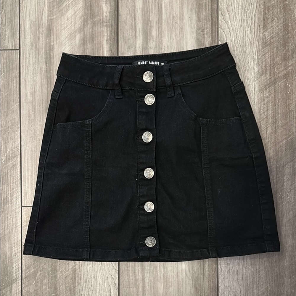 Almost Famous Black A-Line Mini Skirt
